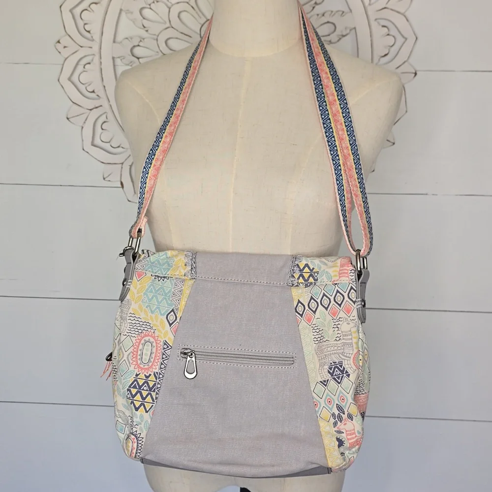 Sakroots Crossbody Bag Gray Multi Artist Circle Llama Foldover Boho - Picture 3 of 8
